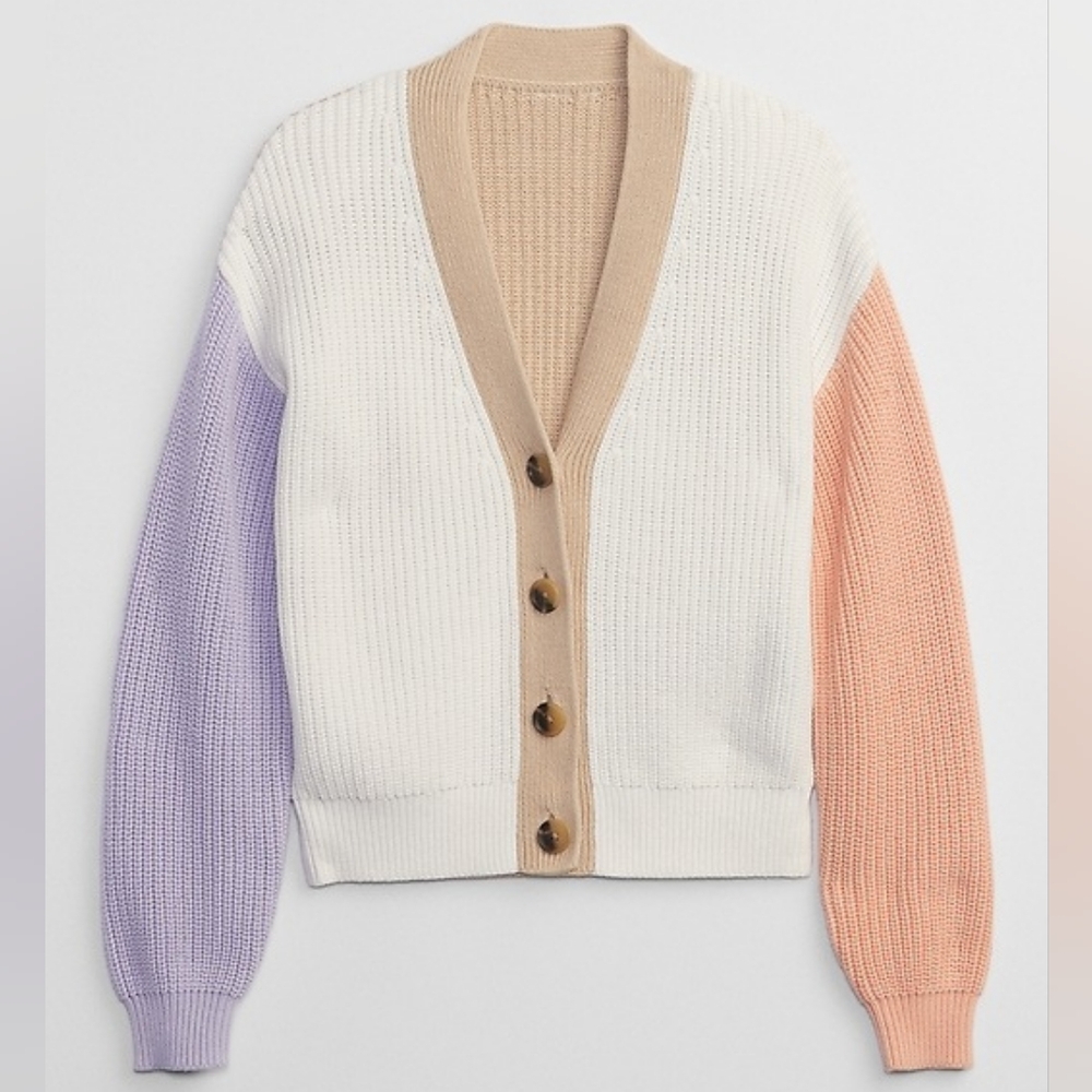 GAP Shaker-Stitch V-Neck Cardigan - Picture 2 of 8